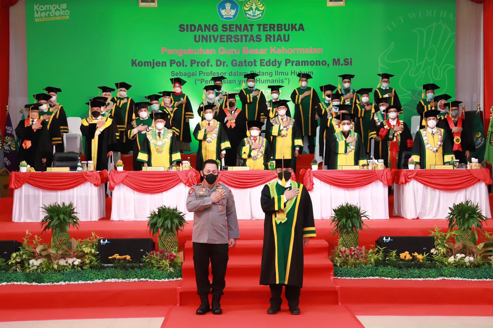 Komjen Pol Prof Dr Gatot Eddy Pramono Msi Resmi Dikukuhkan Sebagai Guru Besar Kehormatan Universitas Riau Bidang Ilmu Hukum